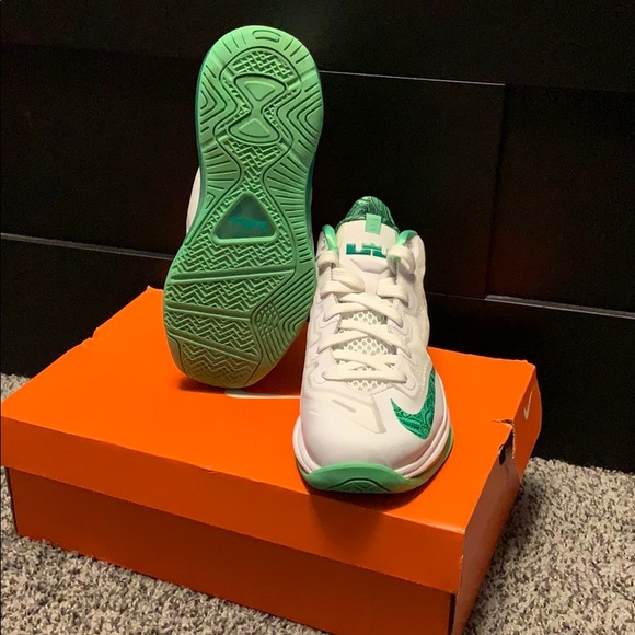 MAX LeBron XI Low, Easter Edition - Picture 3 of 3